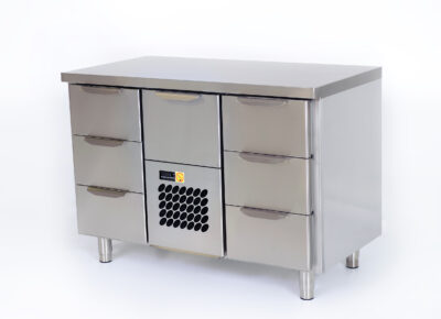 Refrigerated drawers and cabinets for food