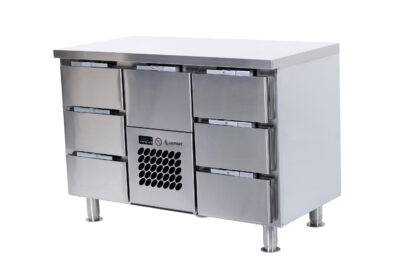 Refrigerated drawers and cabinets for food