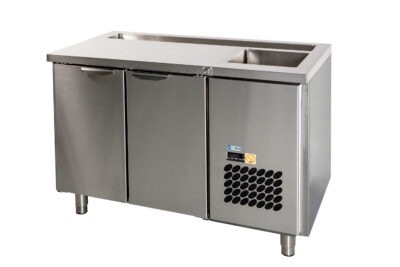 Refrigerated drawers and cabinets for drinks